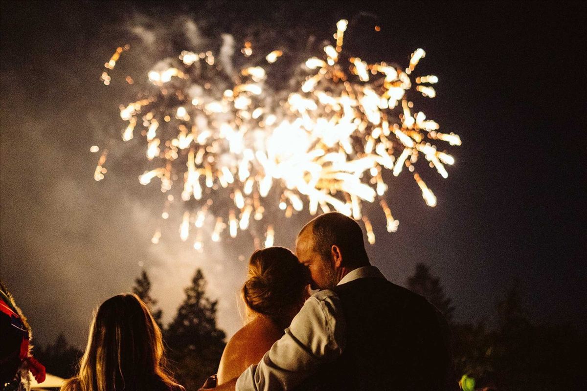 Oxfordshire Wedding Venues – The Best Places for a Fireworks Finale